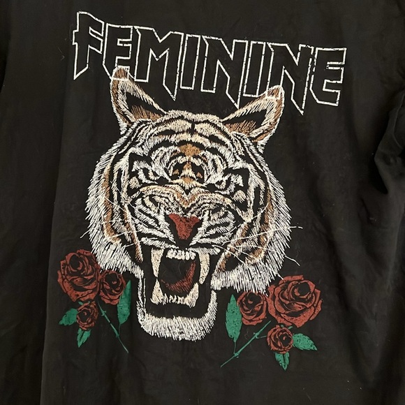 EllandEmm Tshirt - Picture 4 of 5